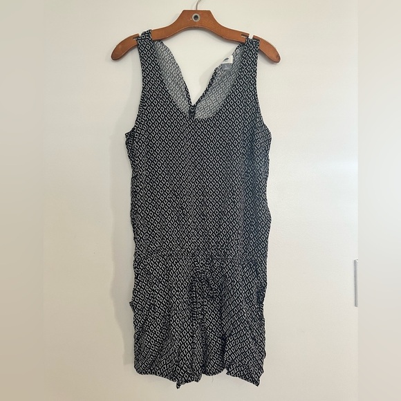 Old Navy Dresses & Skirts - Old Navy Romper